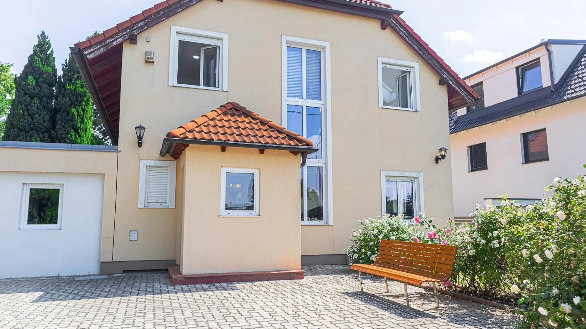 Apartment Exquisite Rooms In Shared Villa With Garden & Parking Vienna Austria