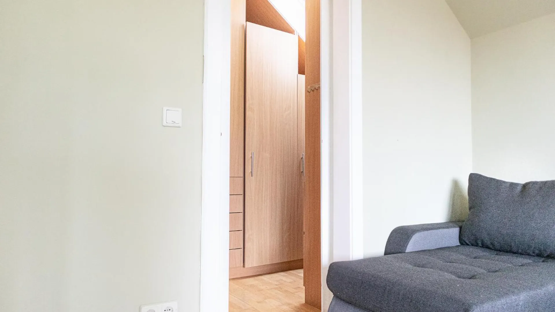 Exquisite Rooms In Shared Villa With Garden & Parking Wiedeń