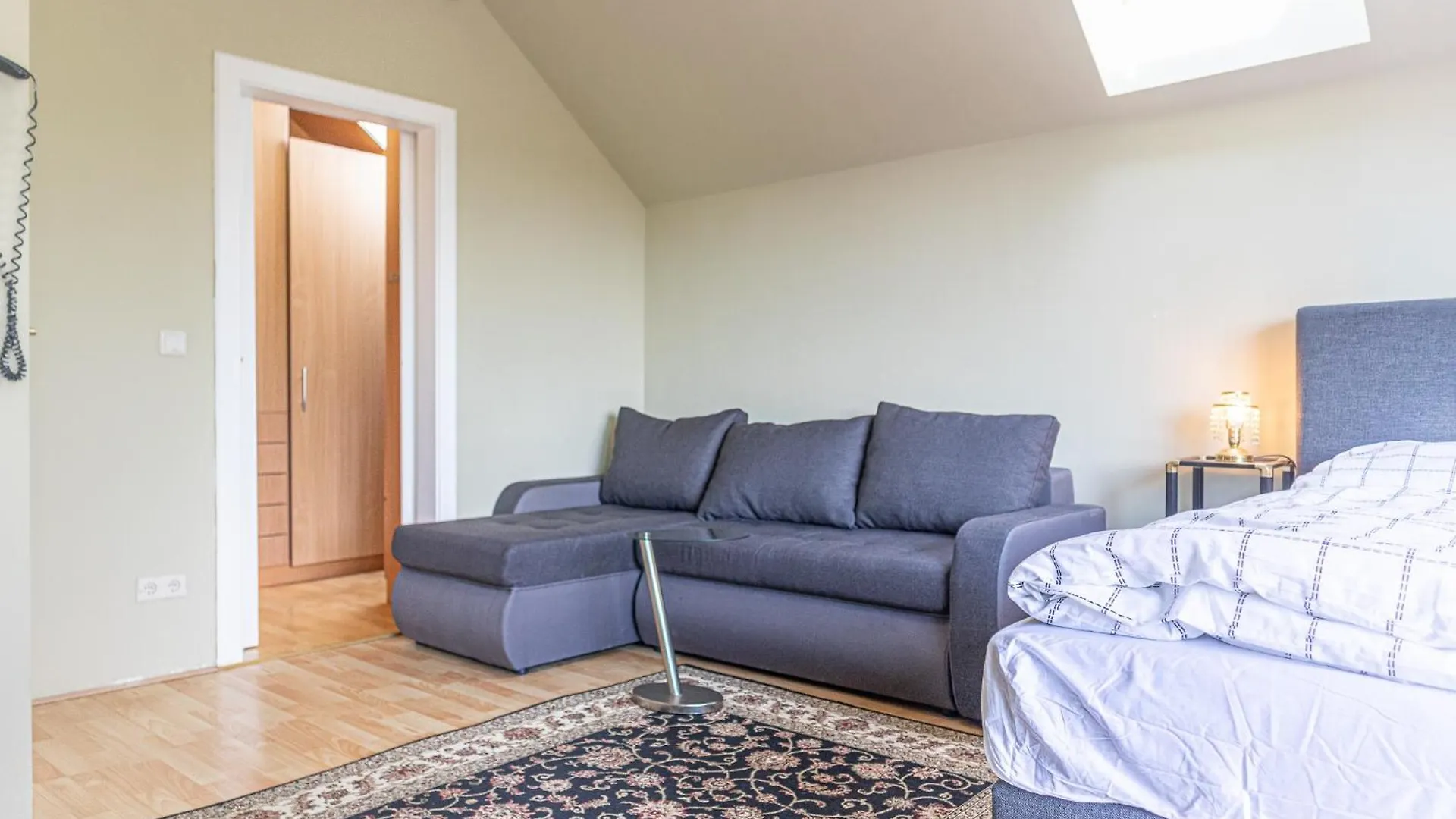 Exquisite Rooms In Shared Villa With Garden & Parking Wiedeń 0*,