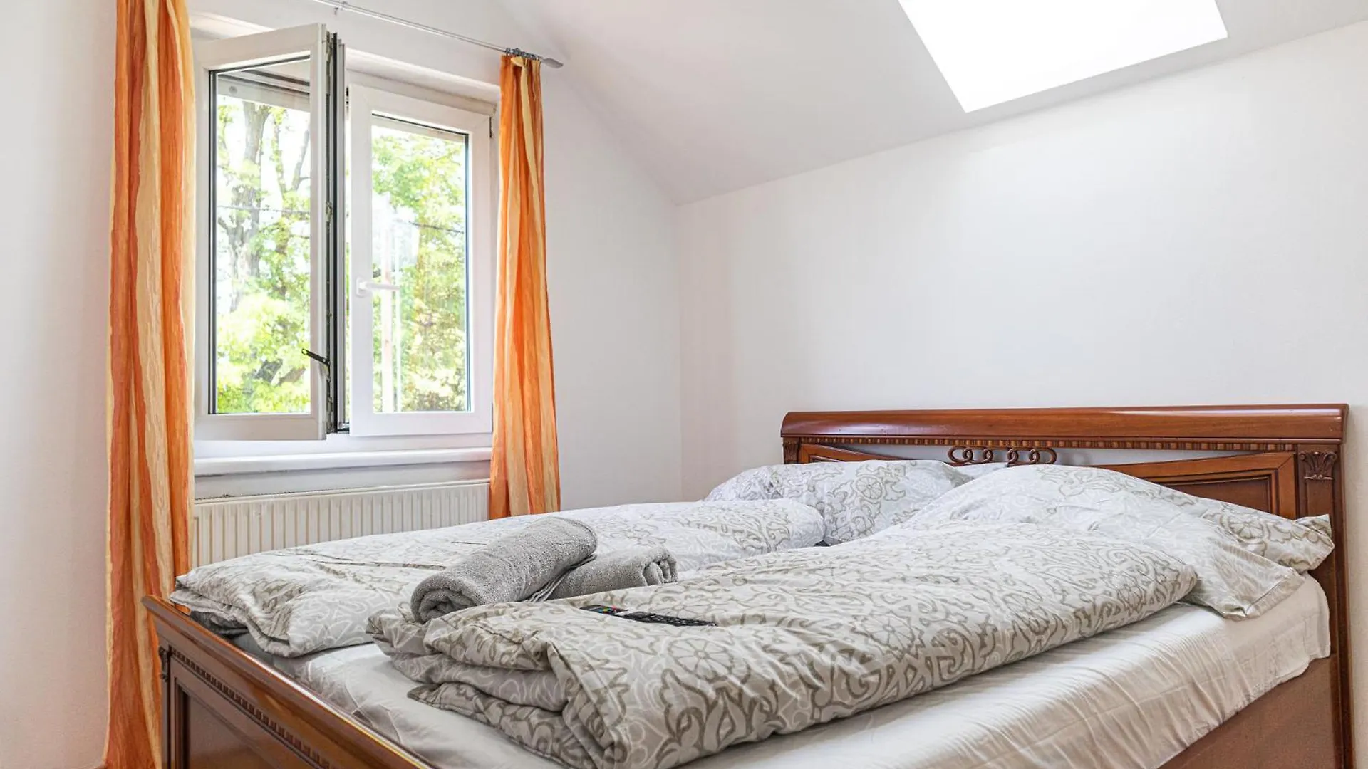 Apartament Exquisite Rooms In Shared Villa With Garden & Parking Wiedeń
