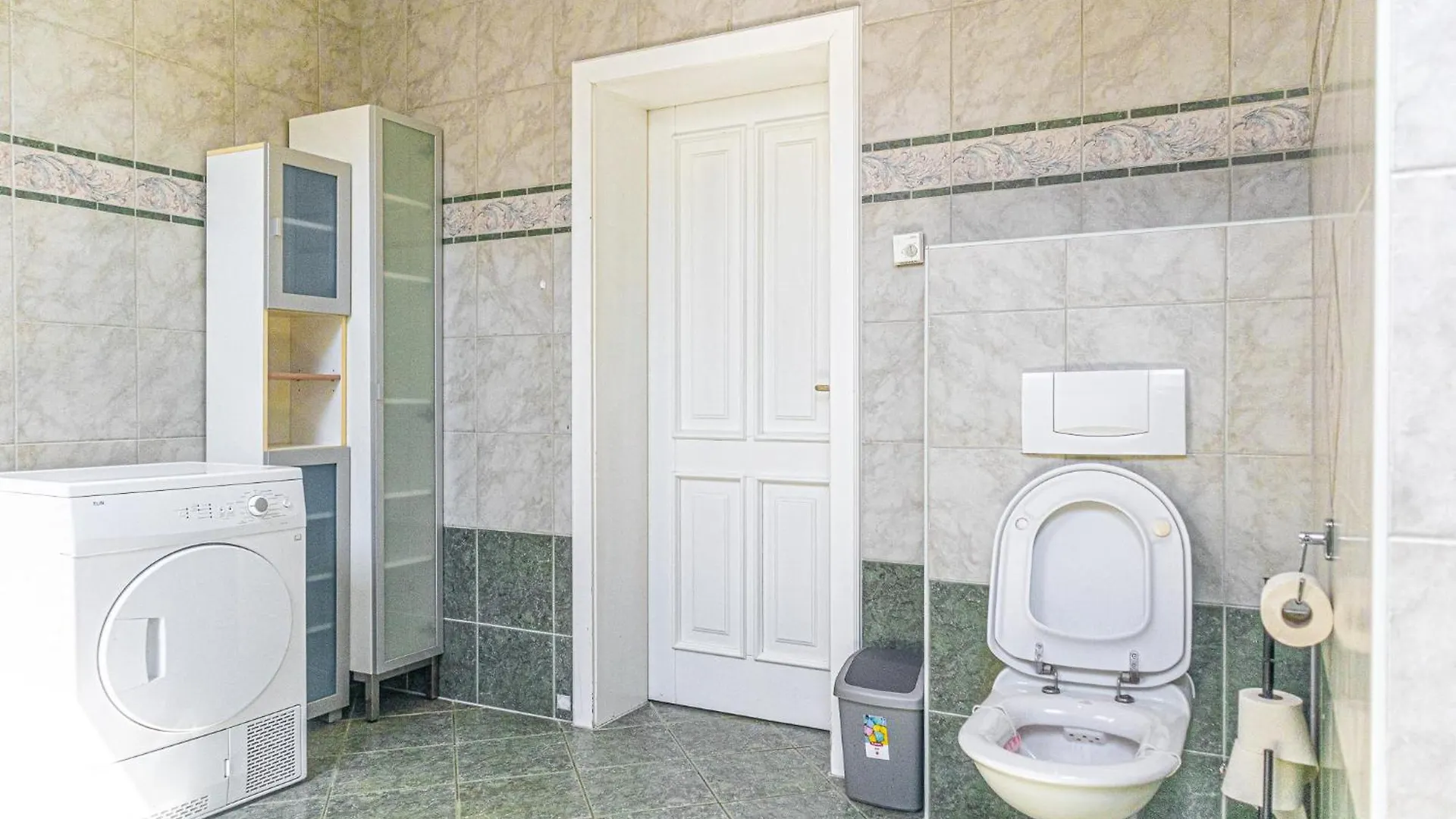 Apartament Exquisite Rooms In Shared Villa With Garden & Parking Wiedeń